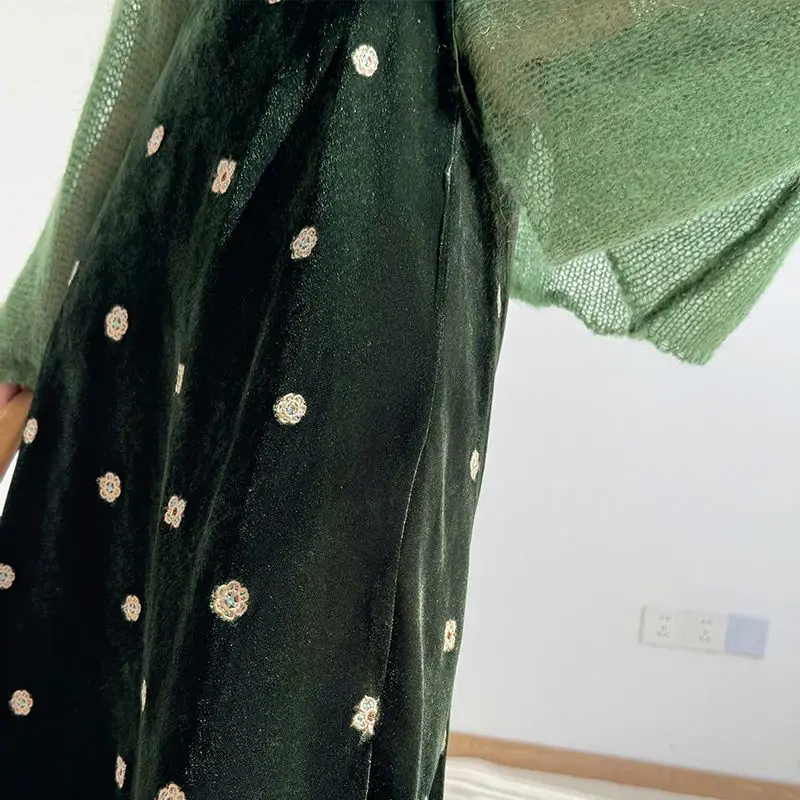 2025 solid color fashion velvet embroidery elastic waist skirt women's autumn and winter retro high-end loose long dress