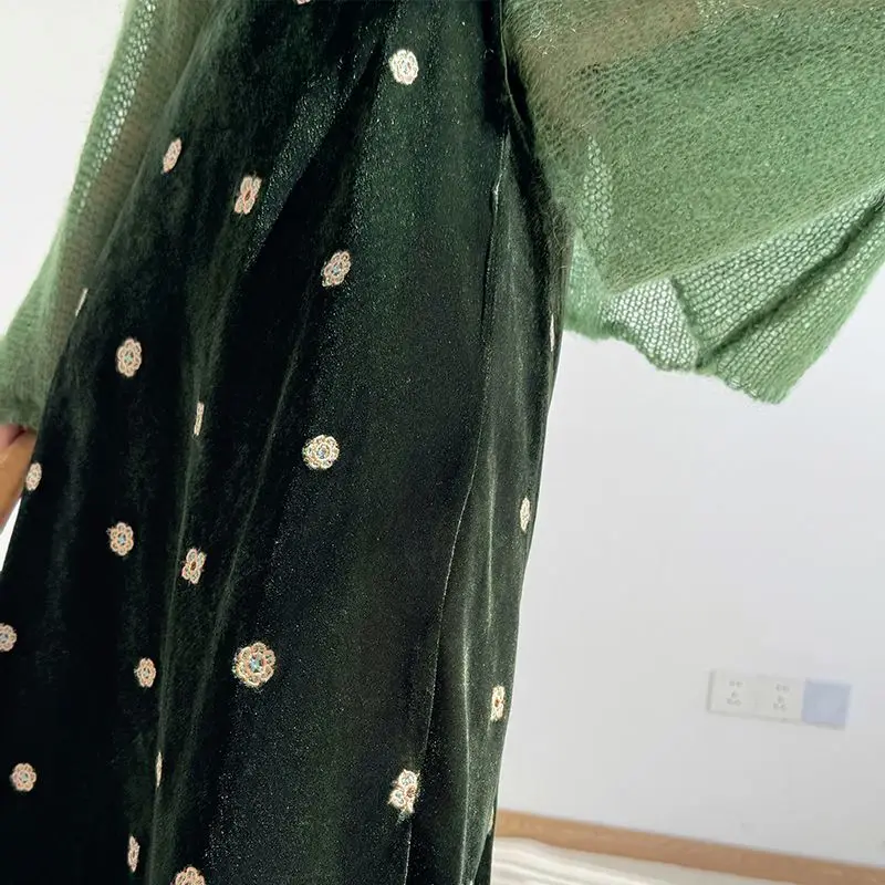 2025 solid color fashion velvet embroidery elastic waist skirt women's autumn and winter retro high-end loose long dress