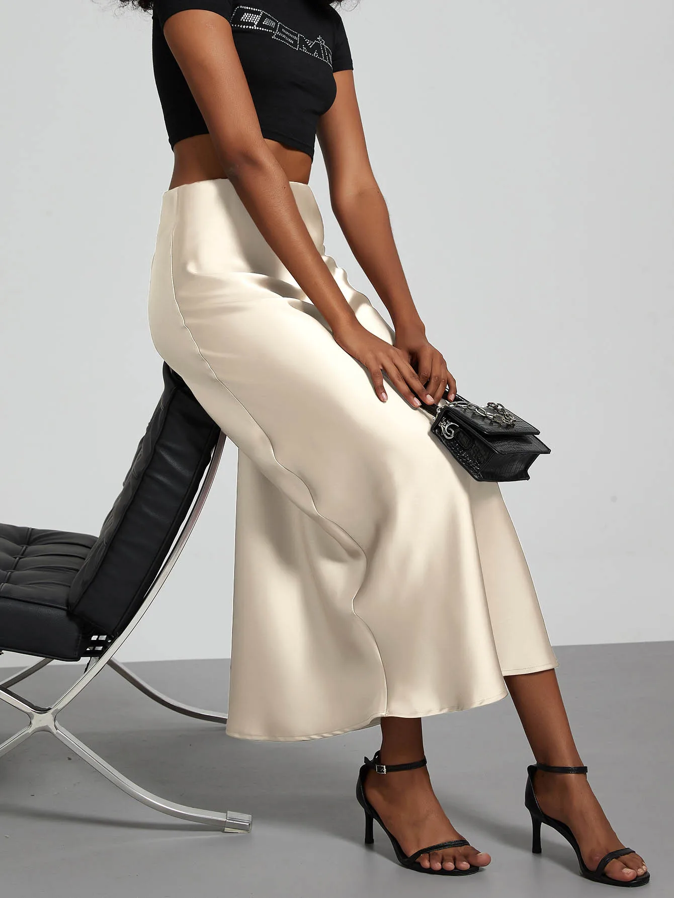 Minimalist Satin Midi Skirt High Waist Bias Cut Flowy Hem Top for Office & Casual Streetwear