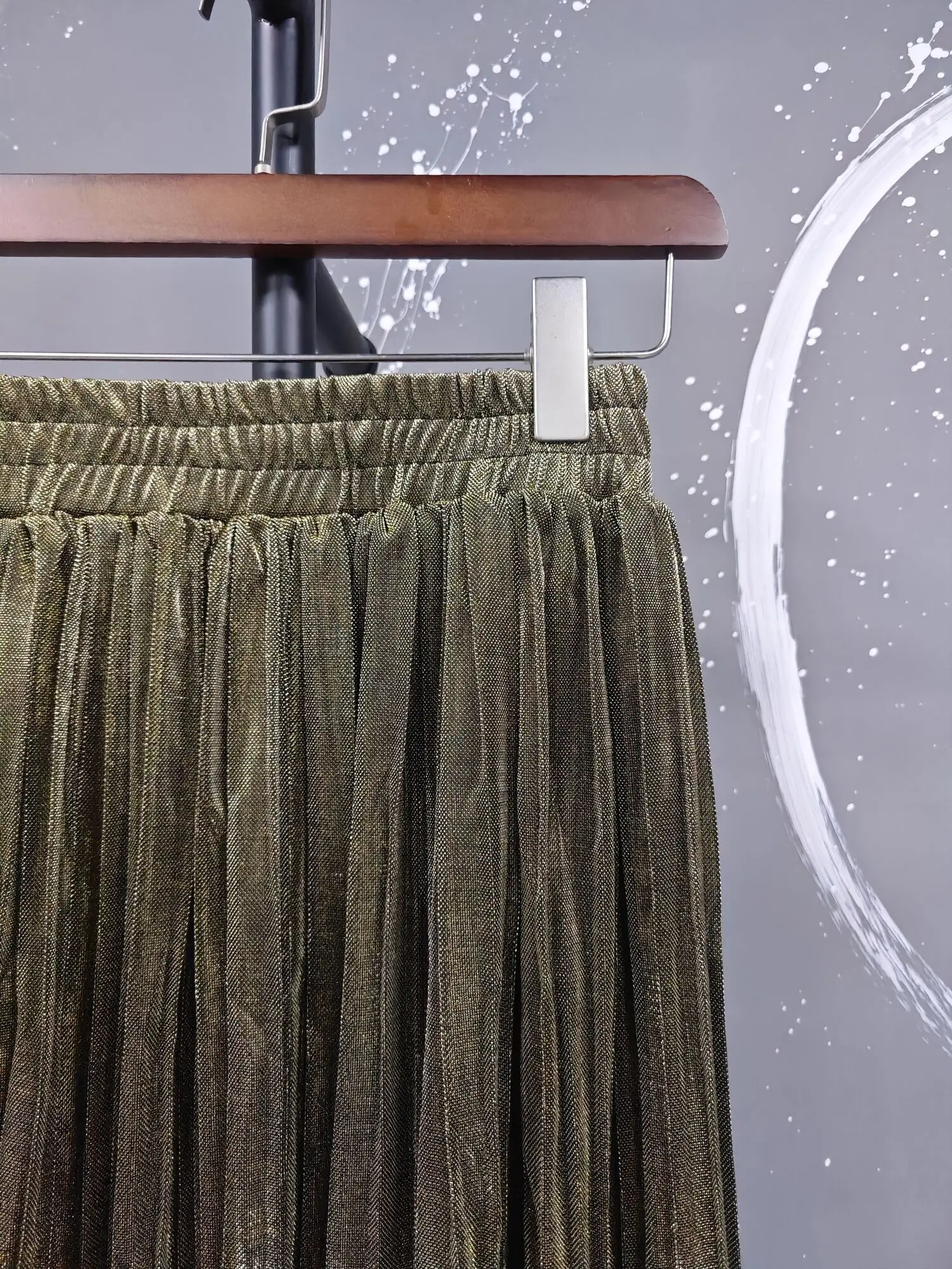 LANMREM 2025 new Spring fashion women clothes high waist A-line pleated sliver vintage elastic long halfbody skirt WH28501XL