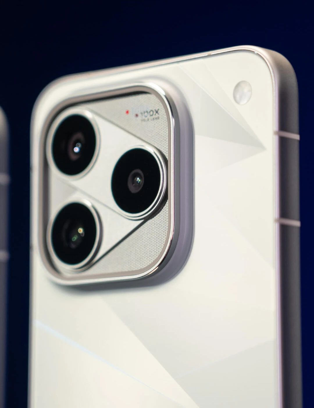 ViVO iQOO 16 Phone 5G Snapdragon 8 Elite Extreme Gen 6 6.85‘ AMOLED 165HZ 50MP 100W Charger 8400mAh OriginOS7 GooglePlay iQOO16