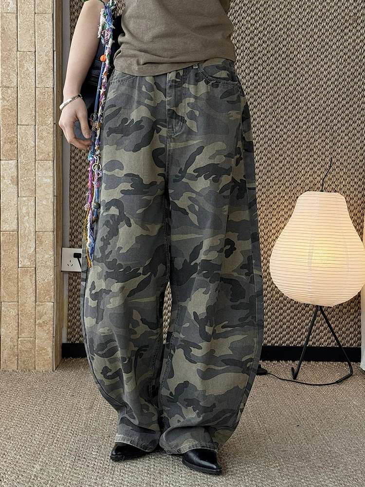 [EAM] High Waist Camouflage Vintage Long Denim Casual Wide Leg Pants New Trousers Women Fashion Tide Spring Autumn 2026 1DJ5946