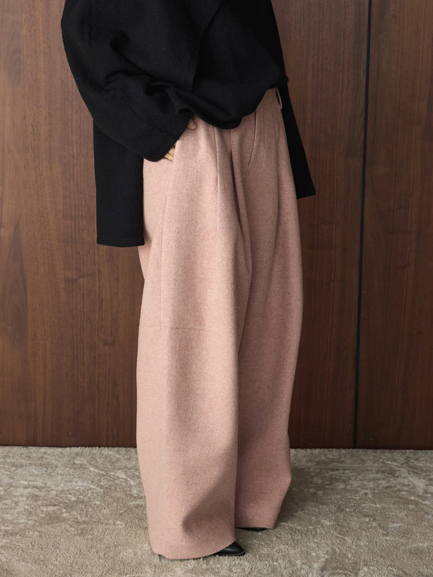 Winter new Korean retro fashionable woolen pleated wool trousers loose and slimming warm pants for women
