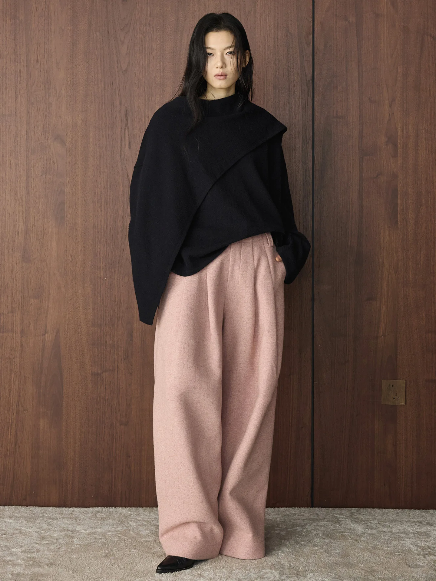 Winter new Korean retro fashionable woolen pleated wool trousers loose and slimming warm pants for women