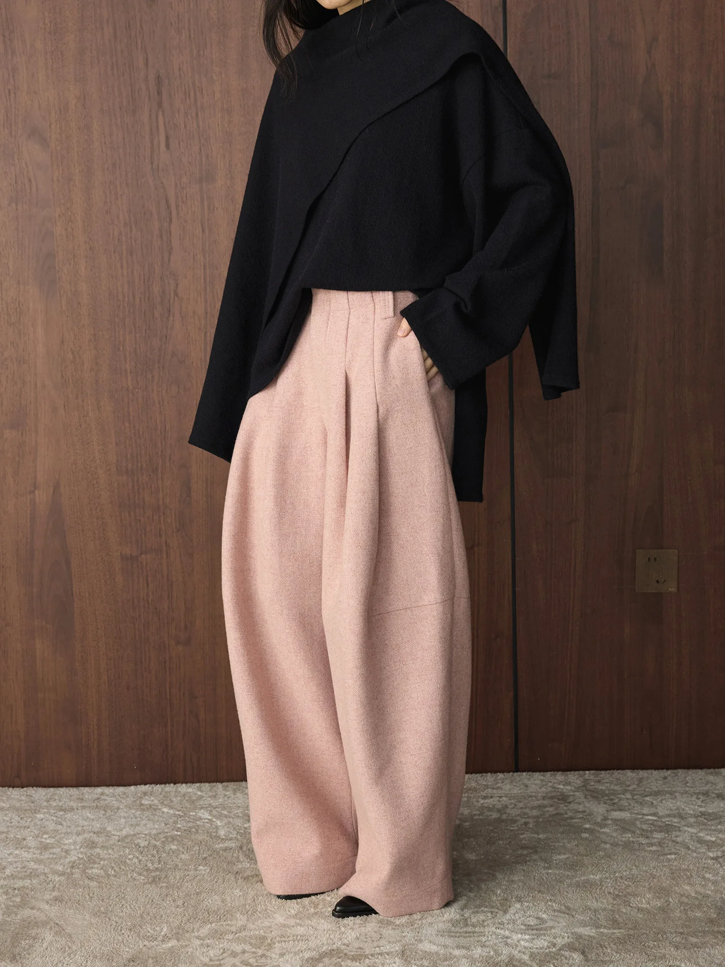 Winter new Korean retro fashionable woolen pleated wool trousers loose and slimming warm pants for women