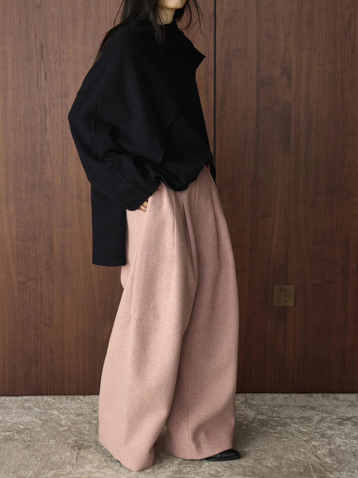 Winter new Korean retro fashionable woolen pleated wool trousers loose and slimming warm pants for women