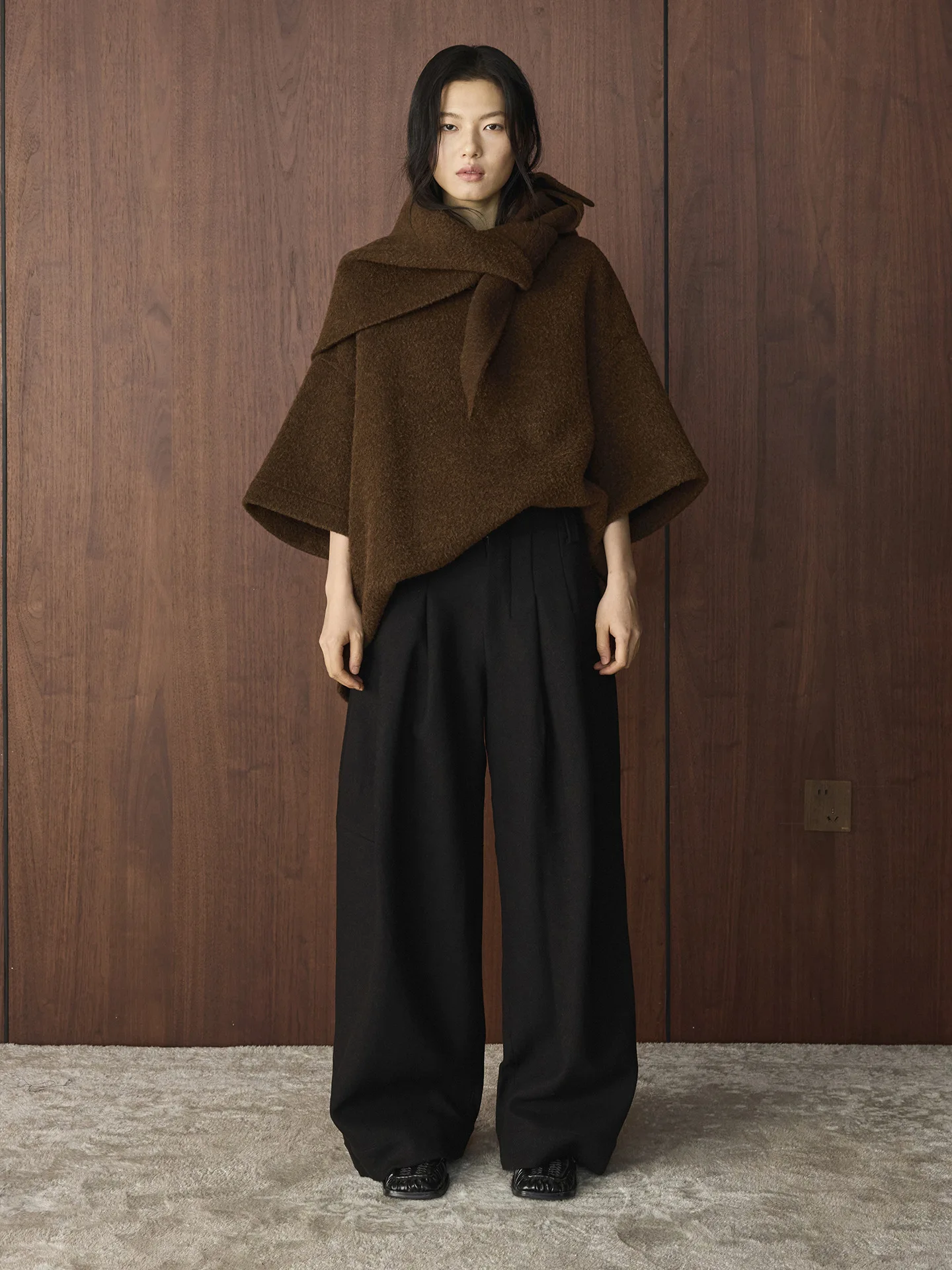 Winter new Korean retro fashionable woolen pleated wool trousers loose and slimming warm pants for women
