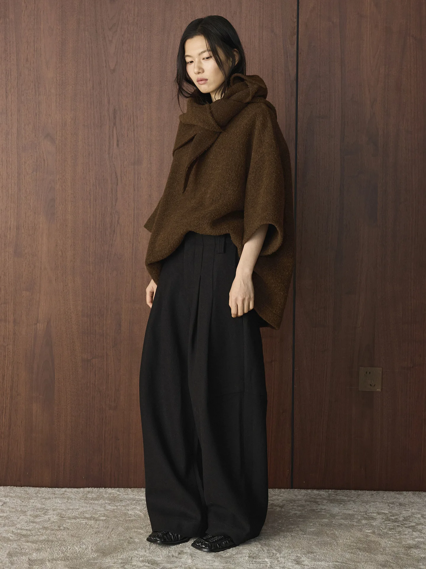 Winter new Korean retro fashionable woolen pleated wool trousers loose and slimming warm pants for women