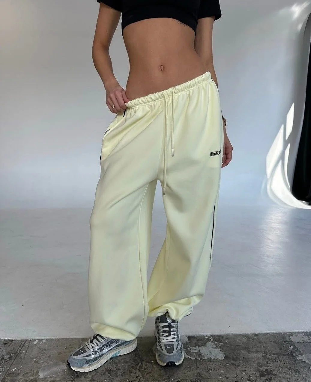 Wide Leg Sports Pants Women Spring Autumn Winter Loose Slimming Vertical Feel Straight Fashionable Harajuku Style Pants Y2K Emo
