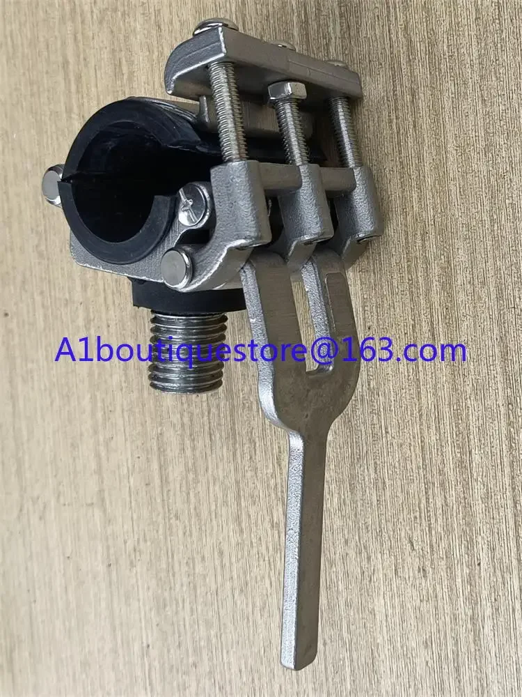 Sports wheelchair connector Sports wheelchair traction quick release pendant