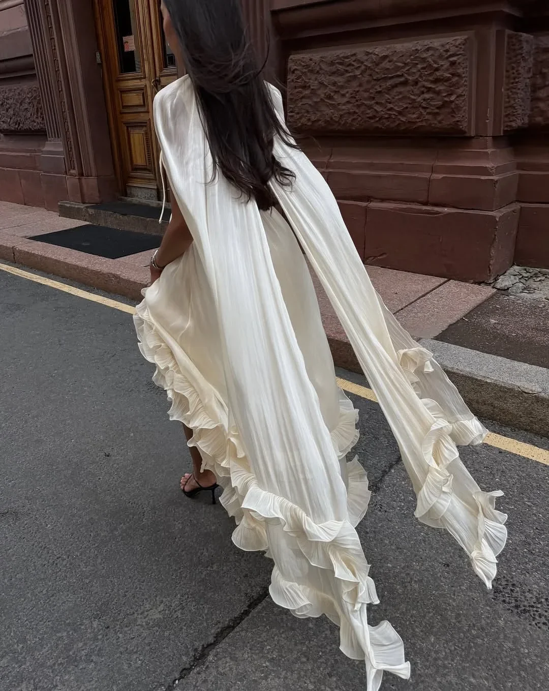 Ivory Sleeveless Ruffled Hem Maxi Dress Women Flowy Solid Cloak Long 2026 Spring Summer Fashion Vacation Leisure Lady Vestidos