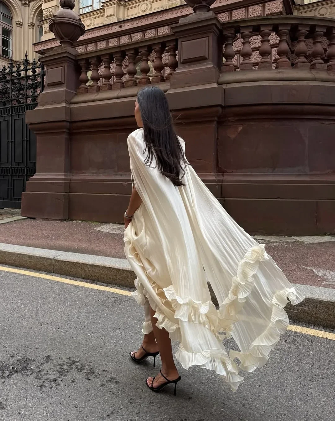 Ivory Sleeveless Ruffled Hem Maxi Dress Women Flowy Solid Cloak Long 2026 Spring Summer Fashion Vacation Leisure Lady Vestidos
