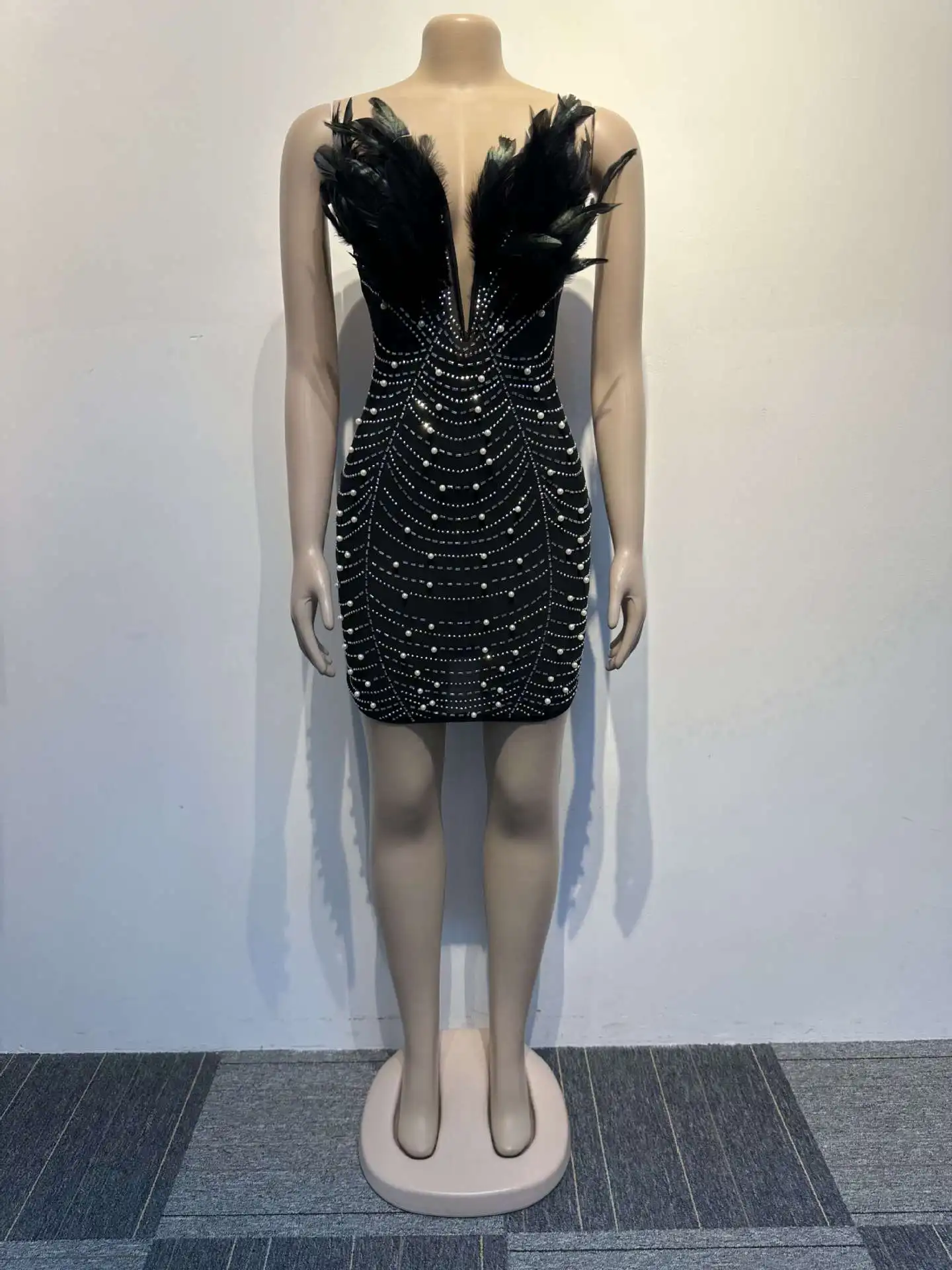 CM.YAYA Women Diamonds Hot Rhinestones Feather Mesh Strapless Plunging V-neck Bodycon Midi Dress 2023 Sexy Party Evening Dresses