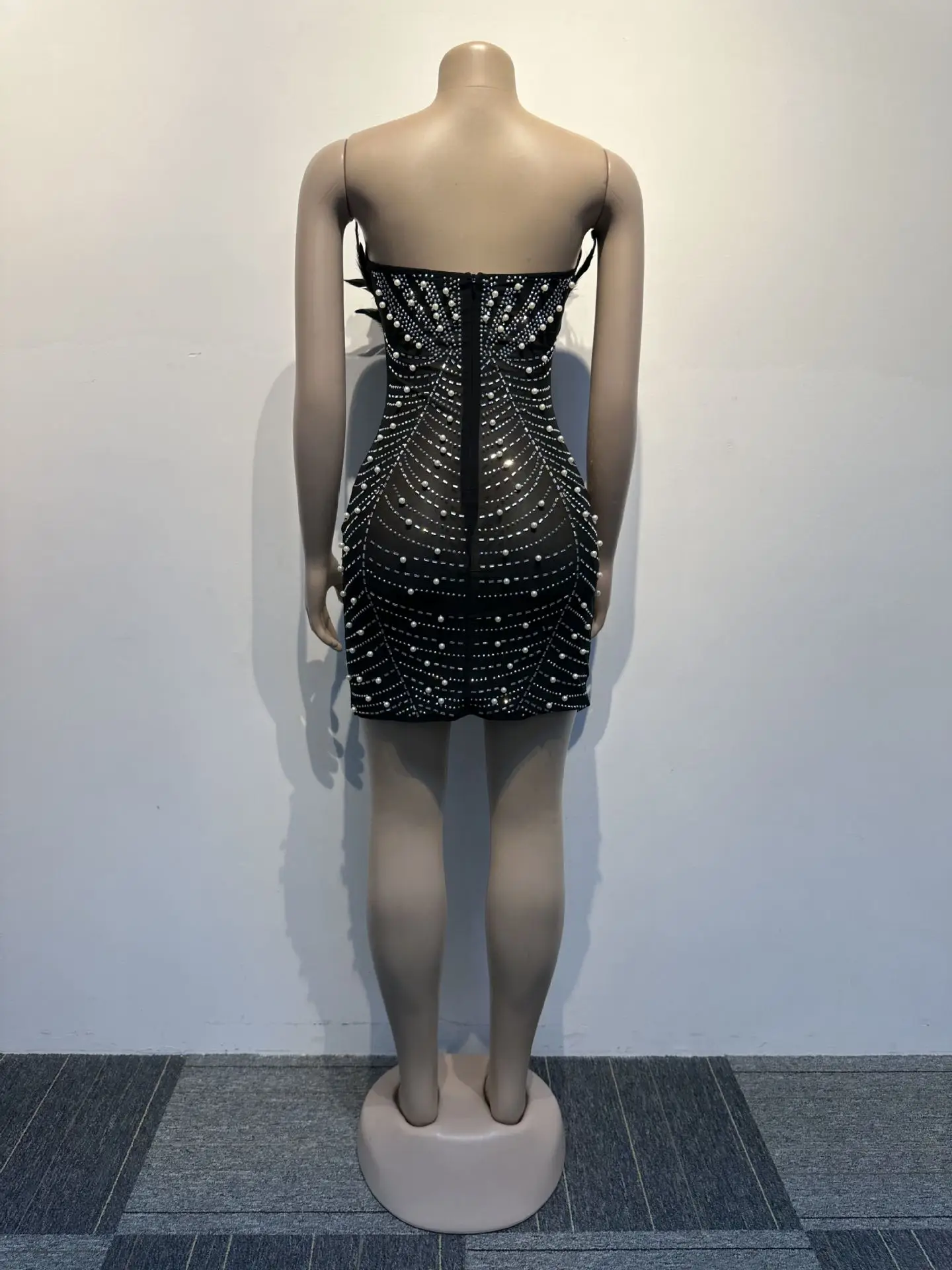 CM.YAYA Women Diamonds Hot Rhinestones Feather Mesh Strapless Plunging V-neck Bodycon Midi Dress 2023 Sexy Party Evening Dresses