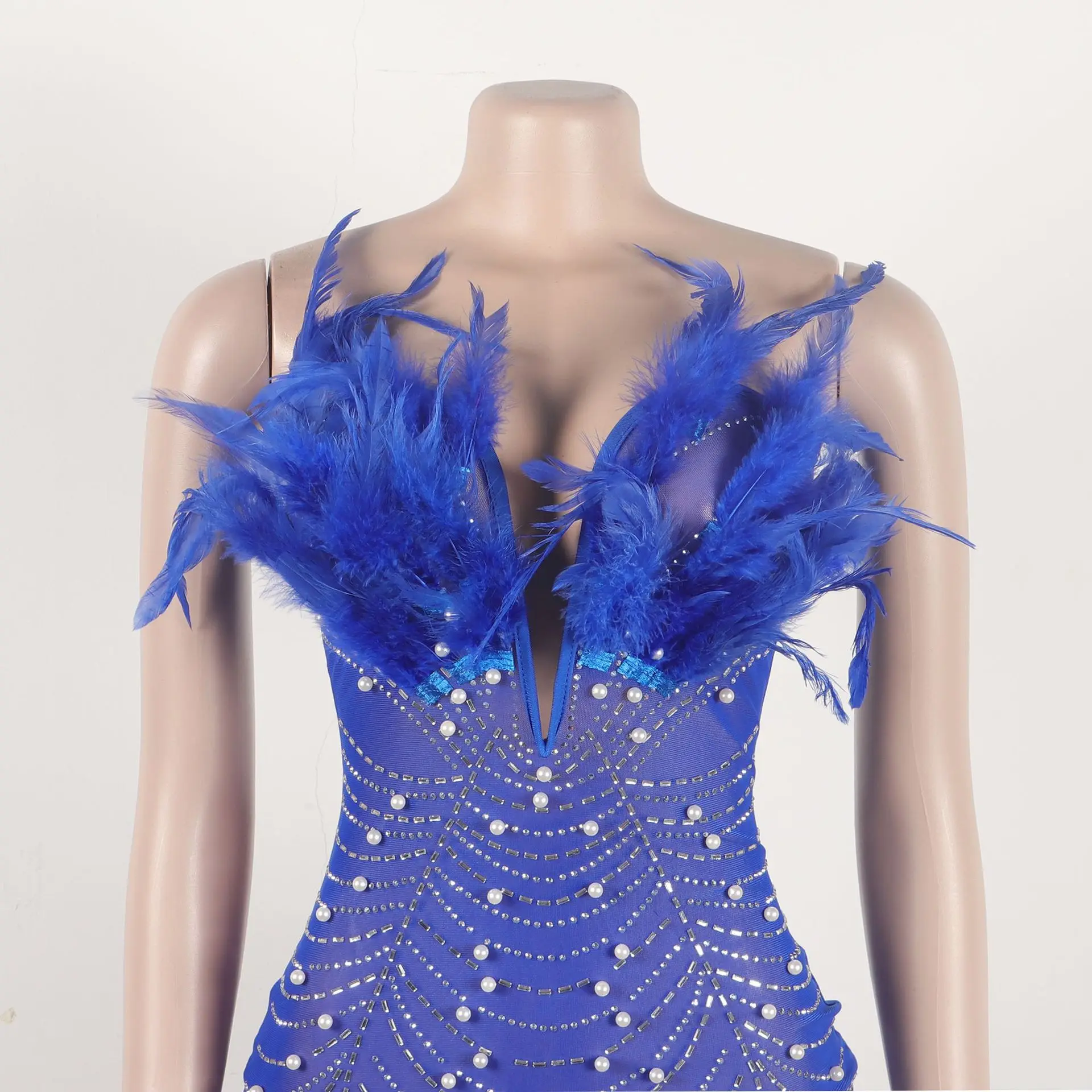 CM.YAYA Women Diamonds Hot Rhinestones Feather Mesh Strapless Plunging V-neck Bodycon Midi Dress 2023 Sexy Party Evening Dresses
