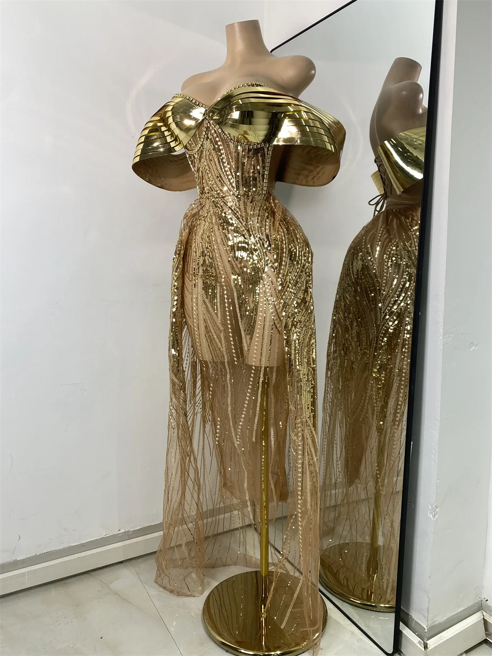 Flashing Gold Long Party Dress Luxury Diamonds Sequins See Thourgh Birthday Gown Sexy Off Shoulder Performance Singer Costume