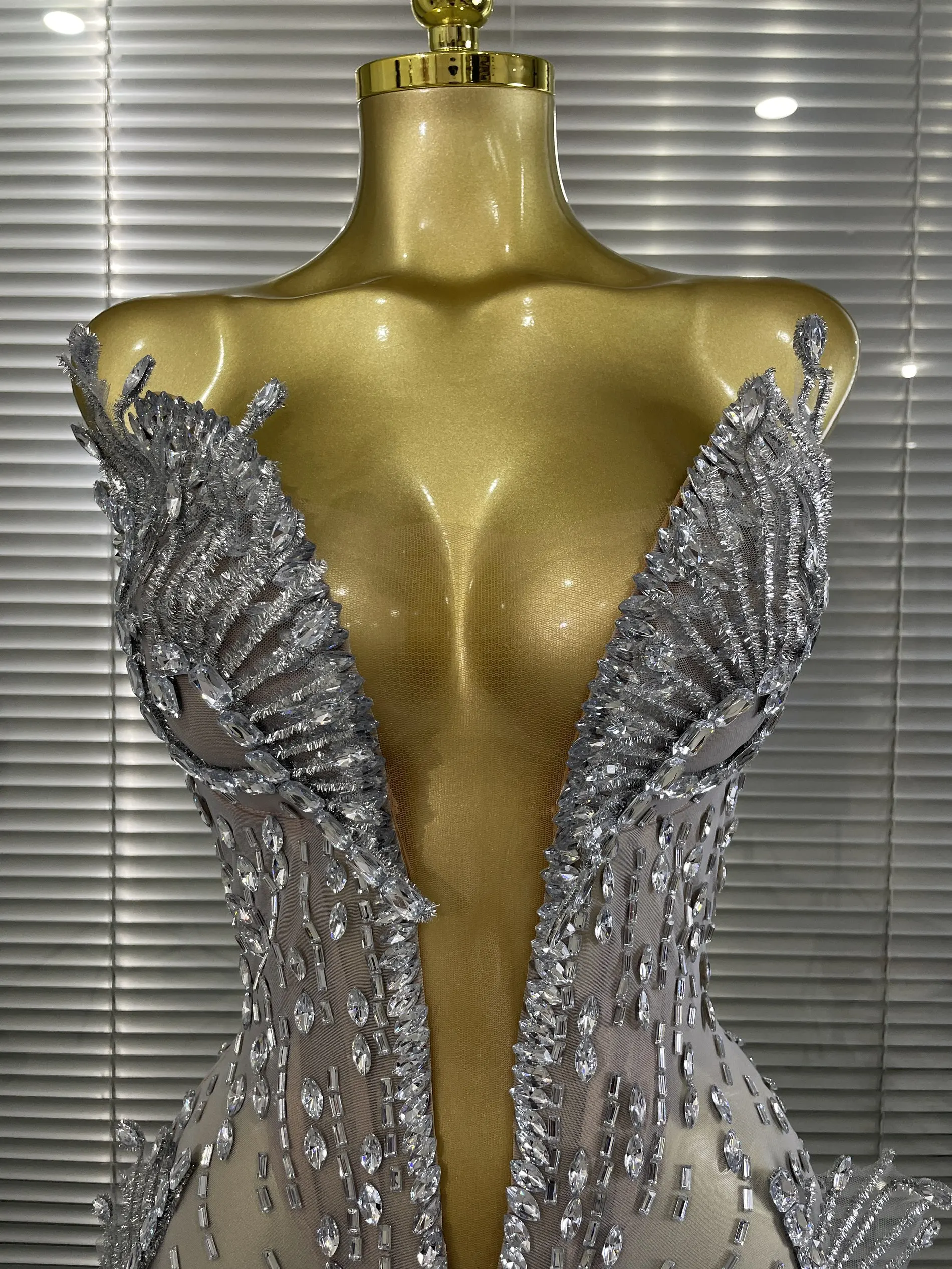 Luxury Women Sexy Silver Sparkly Diamonds Strapless Mini Dress Birthday Performance Costume Singer Stage Nightclub Outfit