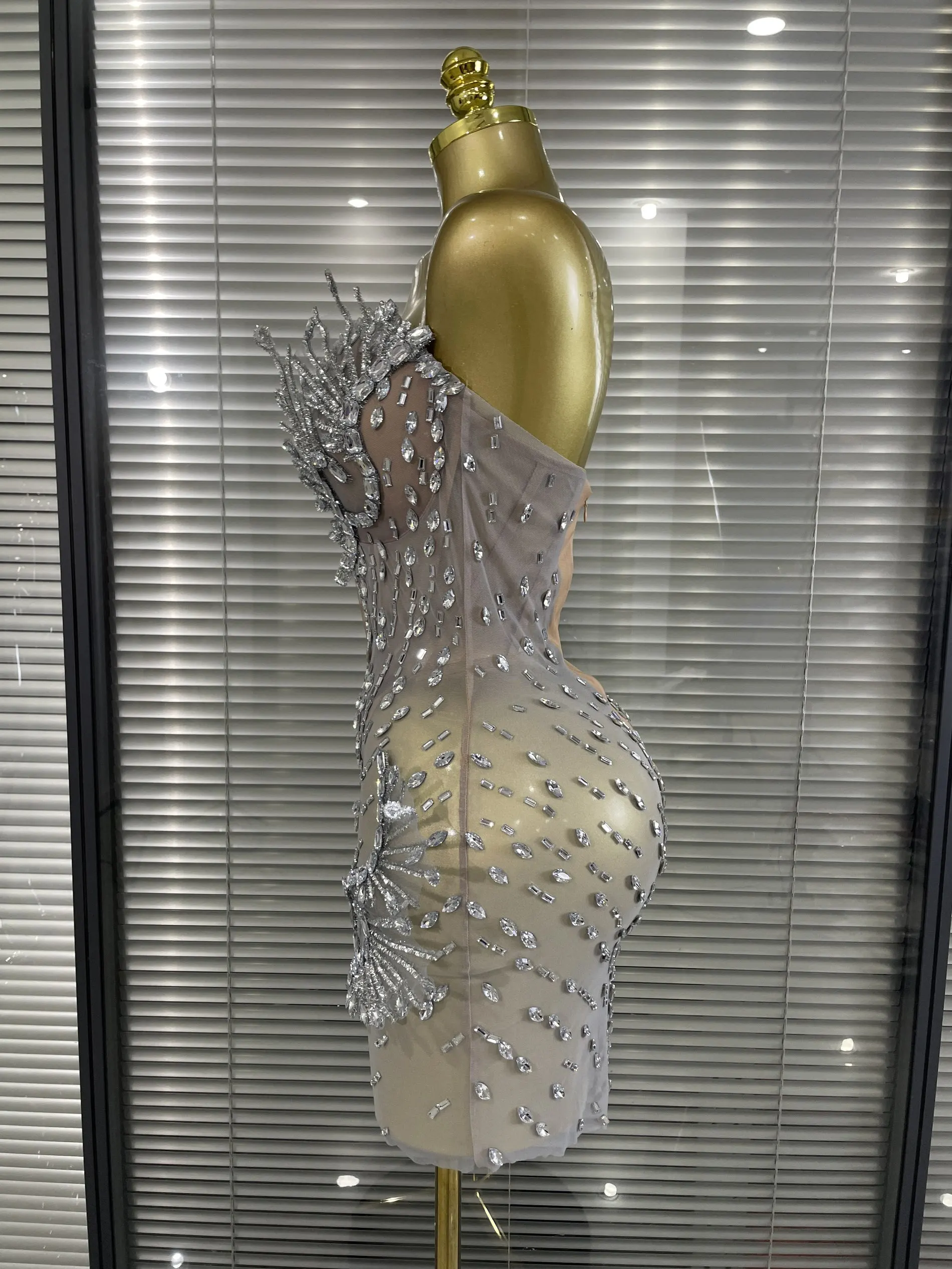 Luxury Women Sexy Silver Sparkly Diamonds Strapless Mini Dress Birthday Performance Costume Singer Stage Nightclub Outfit
