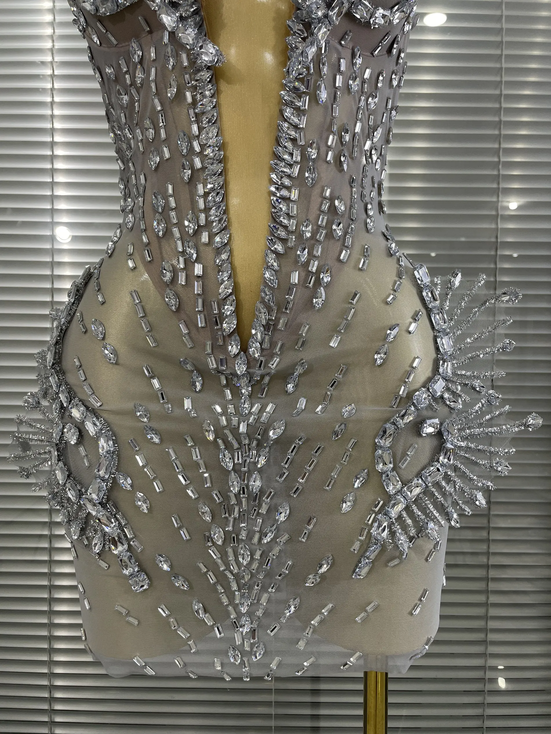 Luxury Women Sexy Silver Sparkly Diamonds Strapless Mini Dress Birthday Performance Costume Singer Stage Nightclub Outfit