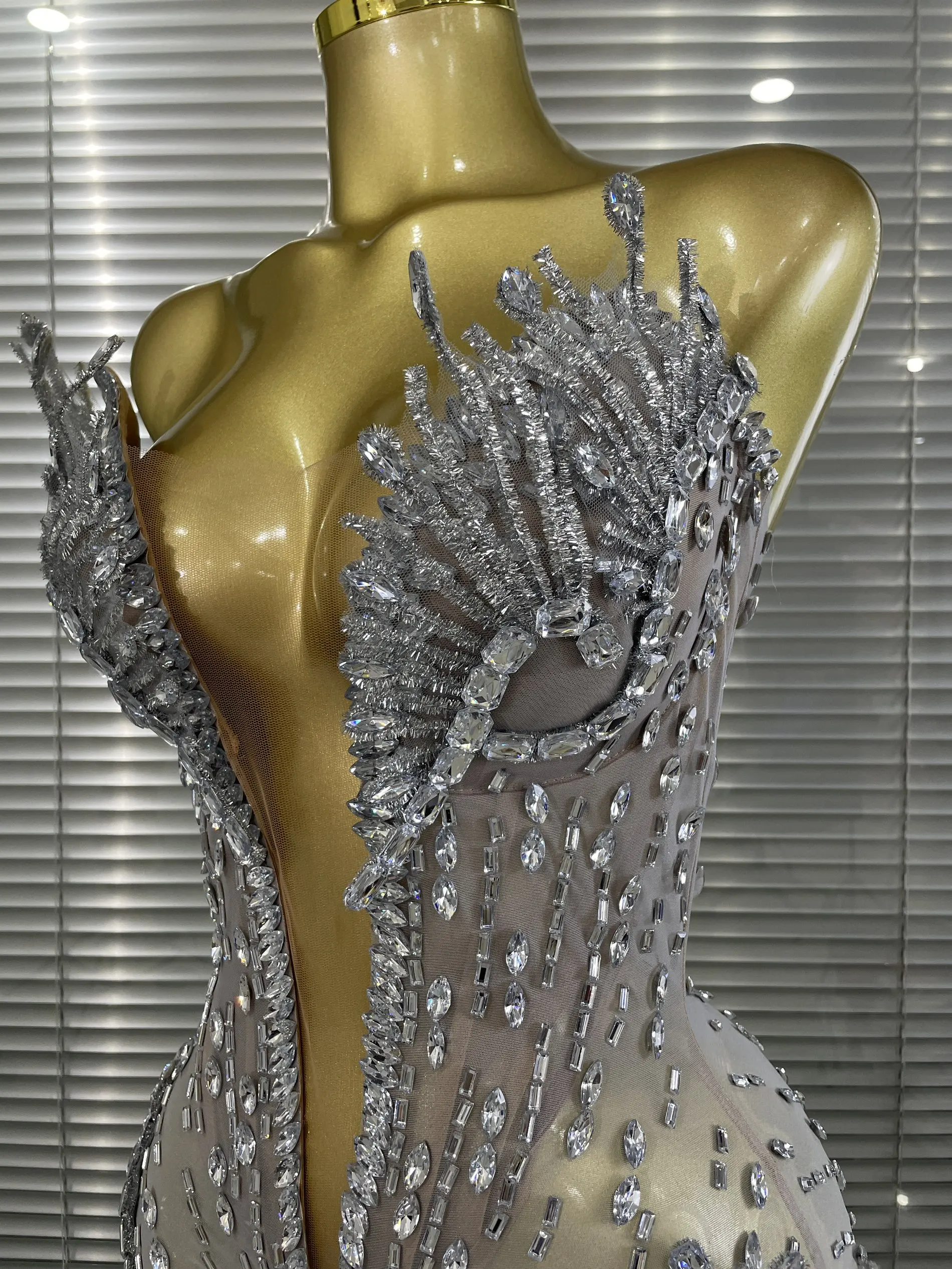 Luxury Women Sexy Silver Sparkly Diamonds Strapless Mini Dress Birthday Performance Costume Singer Stage Nightclub Outfit