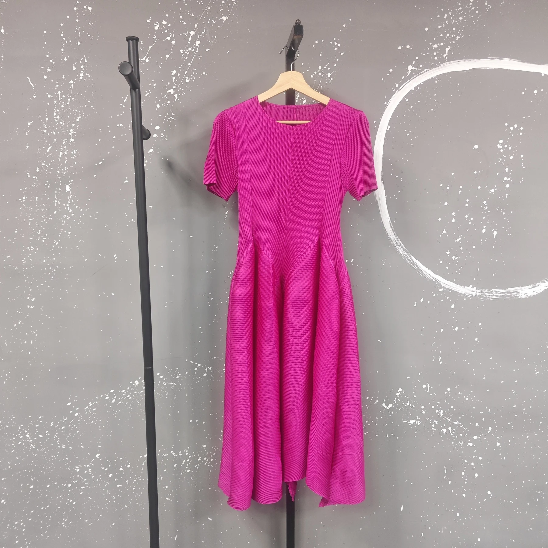 LANMREM High End Purple Pleated Women's Dress 2025 New Round Neck Short Sleeved Spliced Design Ball Gown Summer Dresses 2DB3489