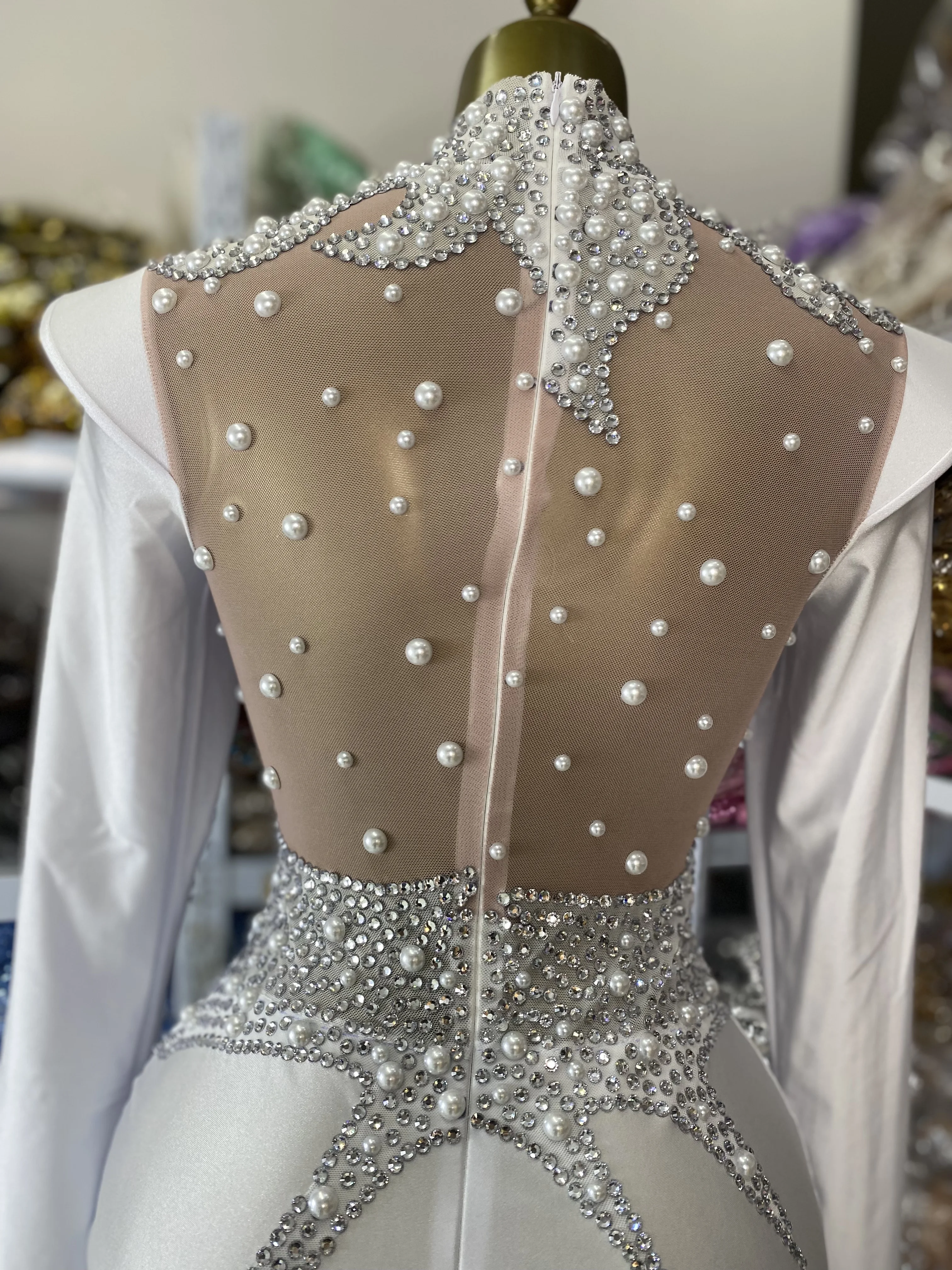 Women Luxury Designer White Sparkly Pearls Studded Rhinestones Long Sleeve Maxi Long Celebrity Wedding Evening Party Gala Gowns