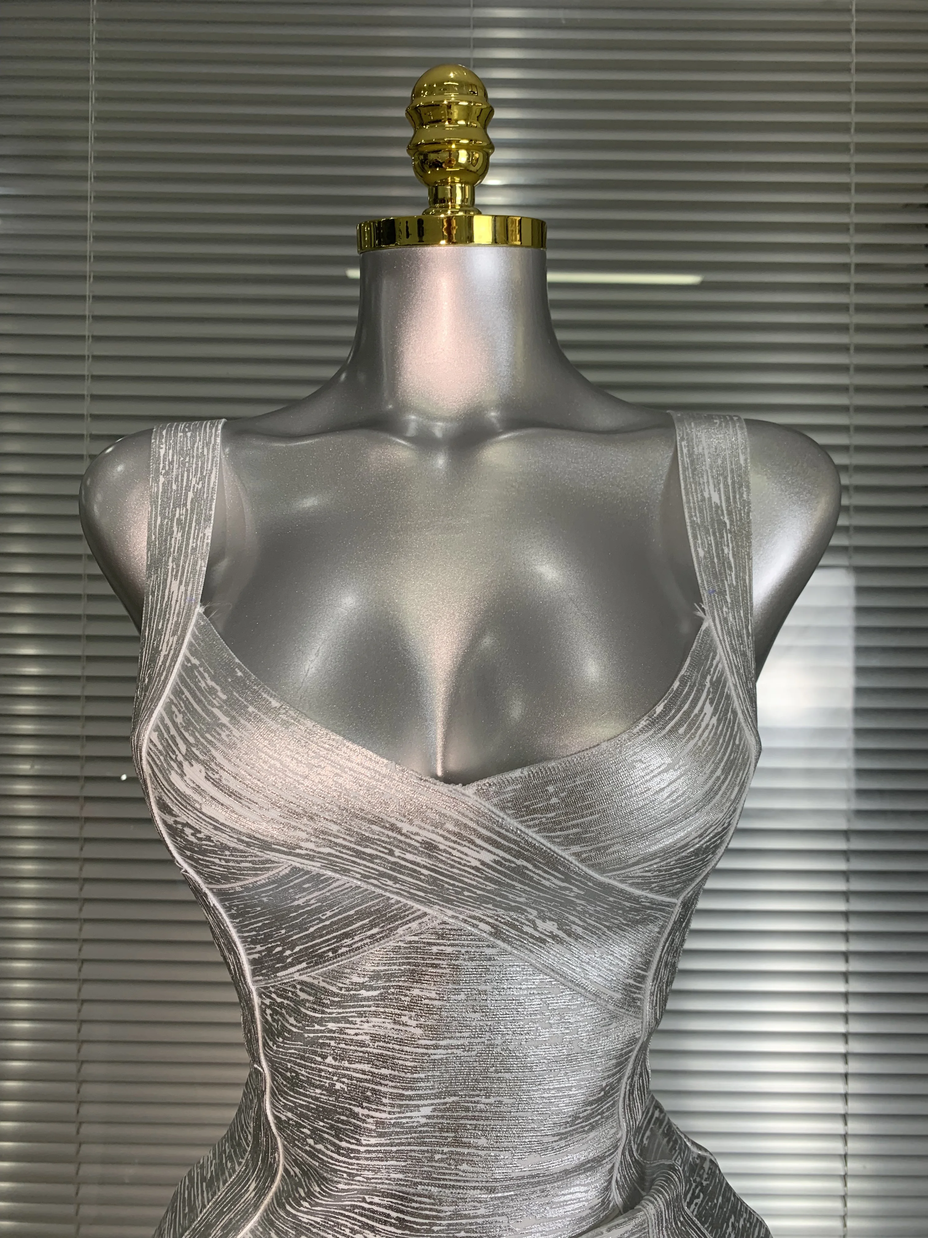 Brand New 2025 Women Bodycon Bandage Dress Sexy Bronzing Silver Celebrity Fashion High Street Evening Party Dress Vestido