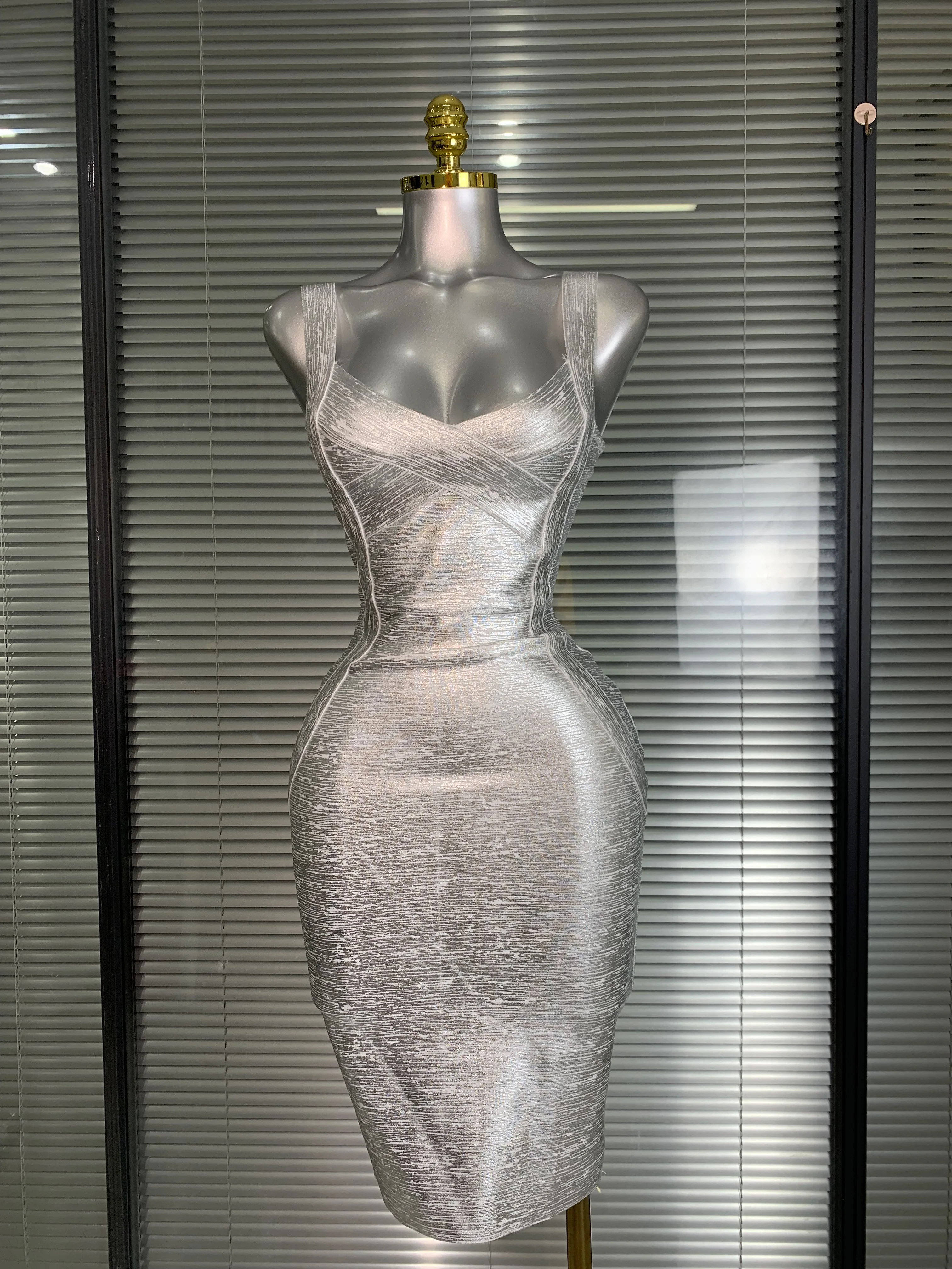 Brand New 2025 Women Bodycon Bandage Dress Sexy Bronzing Silver Celebrity Fashion High Street Evening Party Dress Vestido