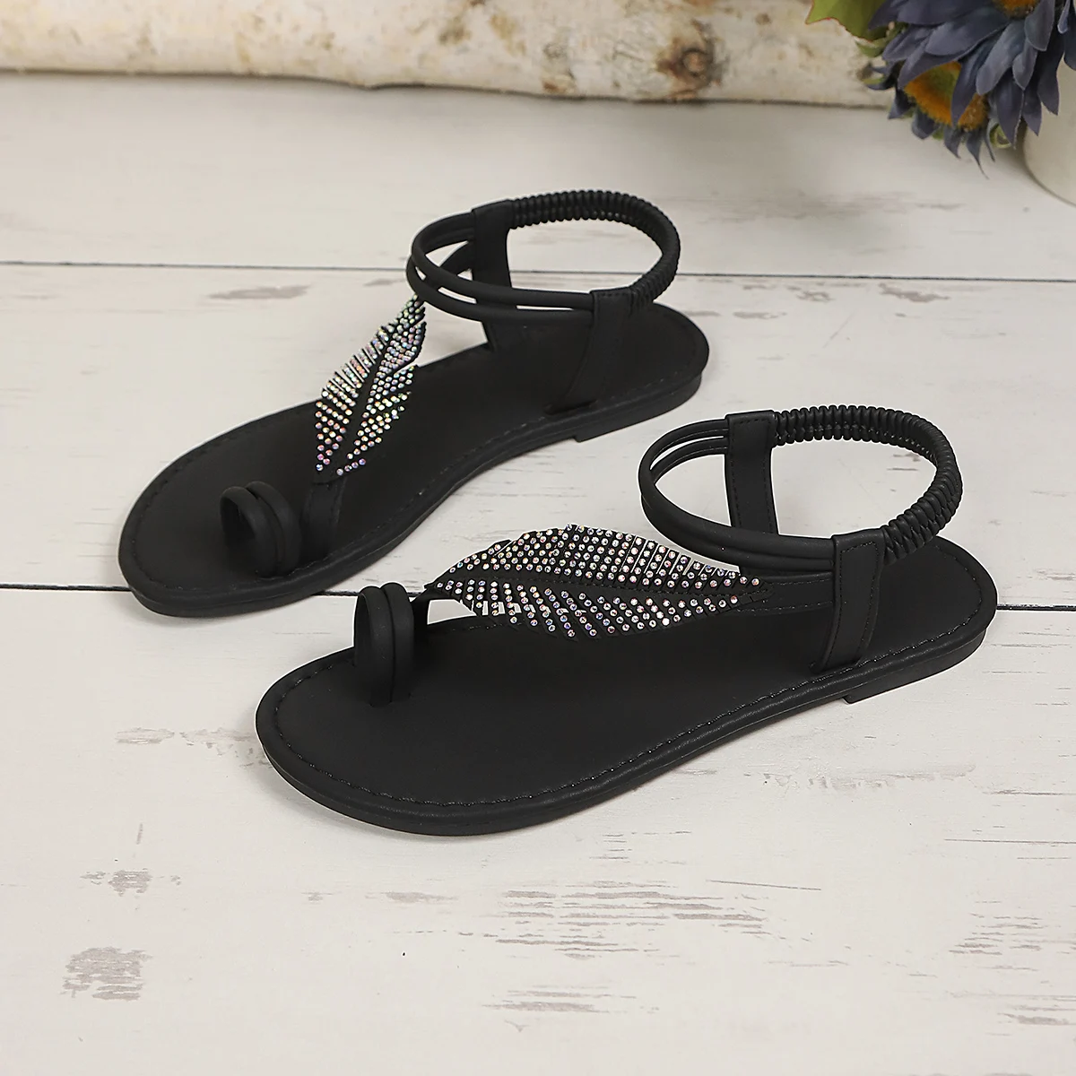 2026 New Women Sandals Fashion Rhinestone Decoration Sandals Simple Comfortable Casual Woman Shoes Designer Lightweight Shoes
