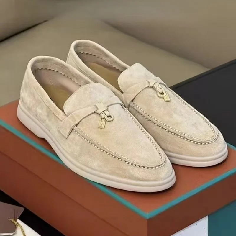 New Shoes for Man Suede Leather Casual Shoes Fashion Tassels Flat Driving Shoes Street Cool Lace-up Loafers
