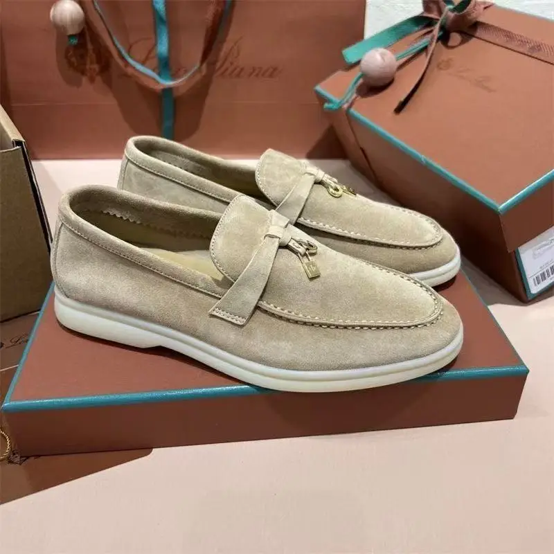New Shoes for Man Suede Leather Casual Shoes Fashion Tassels Flat Driving Shoes Street Cool Lace-up Loafers
