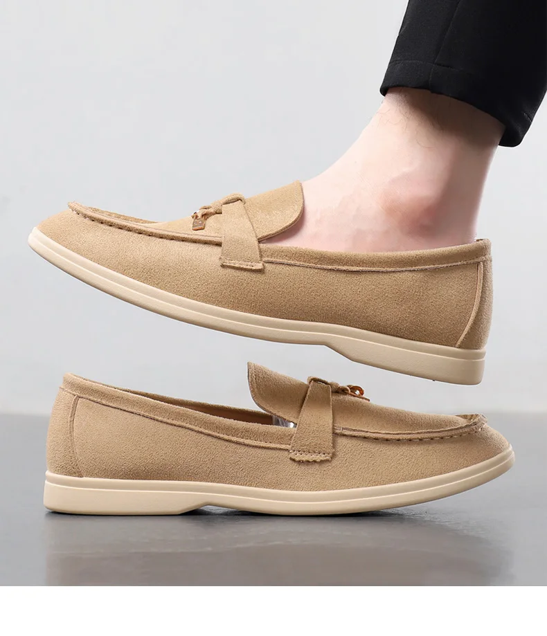 New Shoes for Man Suede Leather Casual Shoes Fashion Tassels Flat Driving Shoes Street Cool Lace-up Loafers