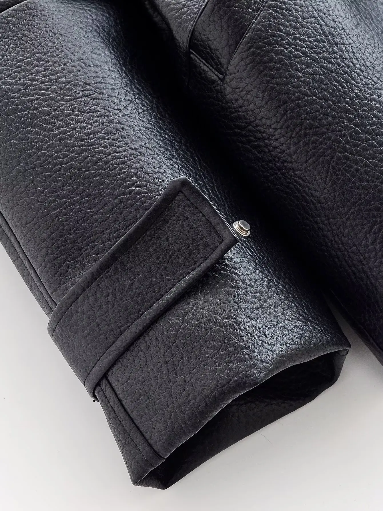 TFAFXY Women Leather Jacket Black Long Sleeve Zippers Pocket Stand Collar Female Coat 2026 Spring Autumn Lady New Outwear Y2K