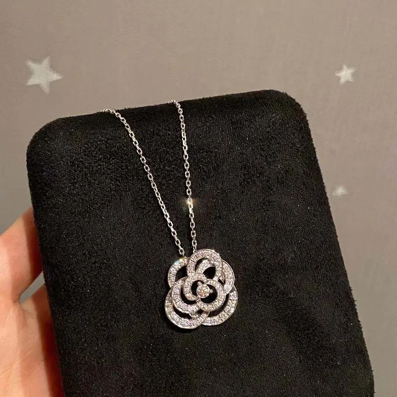 Luxury Camellia Pendant Necklace for Women Fashion AAA Cubic Zirconia Adjustable Clavicle Chain Classical Jewelry Z187