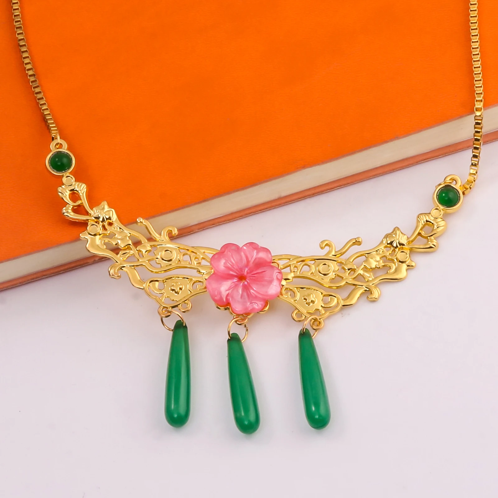 4Pcs/Set The Apothecary Diaries Pendant Badge Hairpin Maomao Choker Cosplay Emerald Gemstone Women Jewelry Valentine's Day Gift