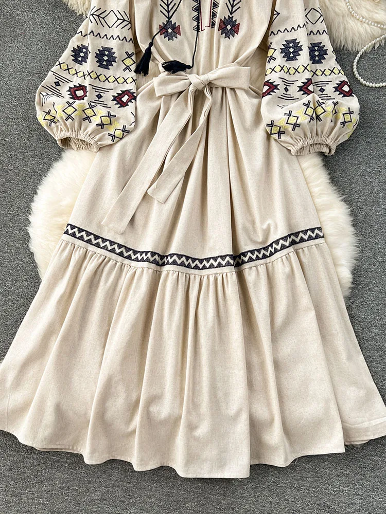 Women Bohemian Vacation Dress Travel Wear Sweet Western-style Embroidery Loose Waist Large Hem Midi Length Vestidos DS001