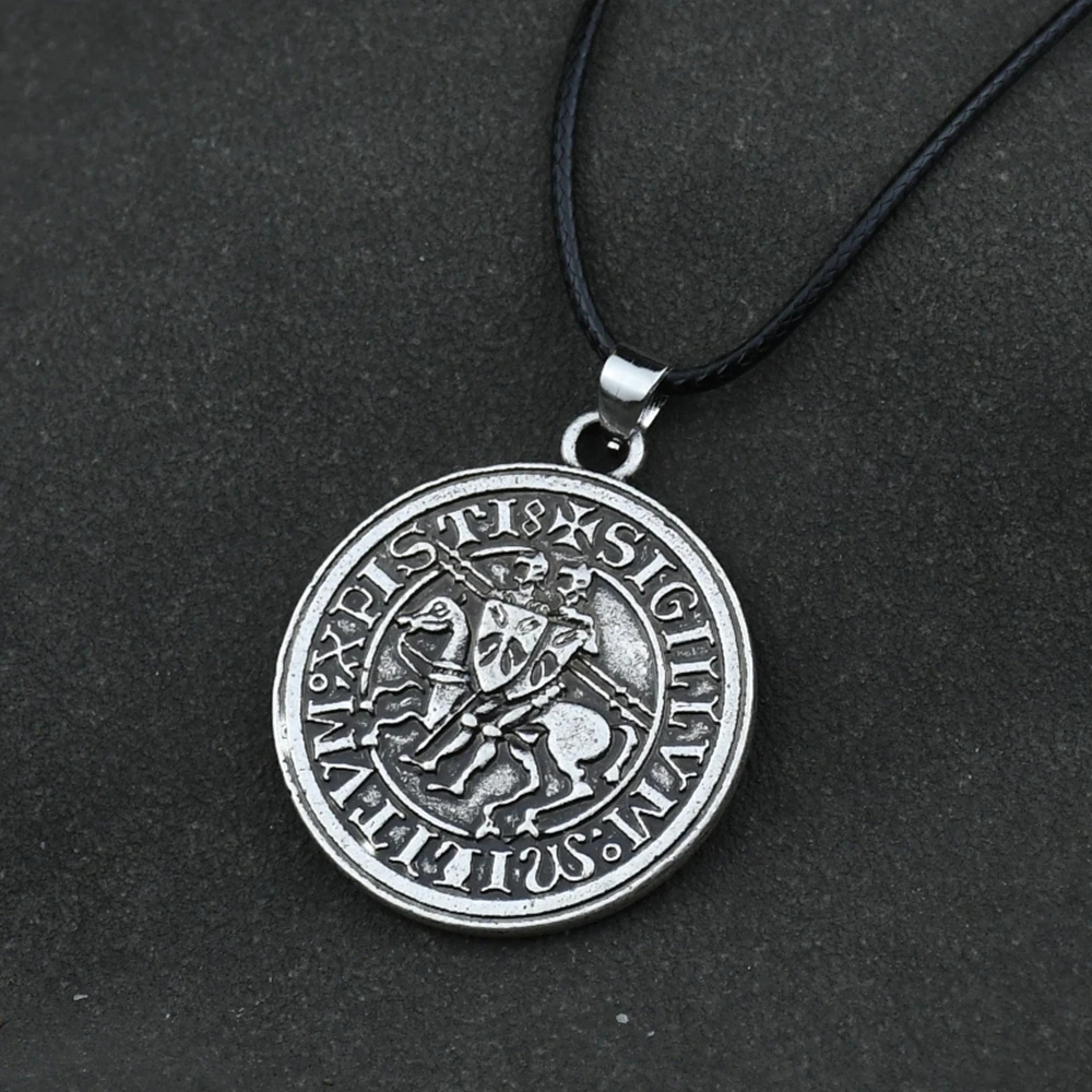 Men Amulet Jewelry Viking Double War Horse Greek Latin Knights Templar Exquisite Commemorative Seal Pendant Necklace
