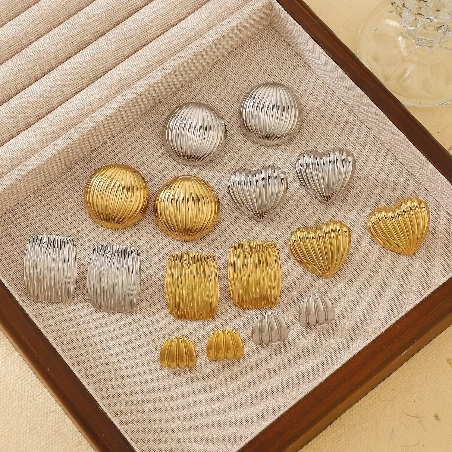 Fashion Round Stainless Steel Metal Earrings for Women Gold-Color Shell-Shaped Vintage Punk Earrings Elegent Female Jewelry New