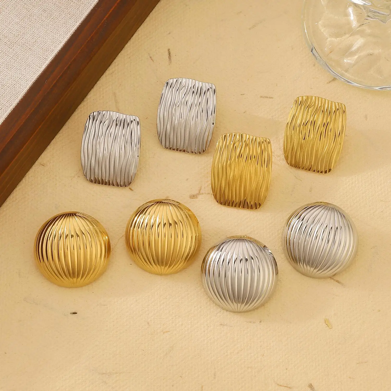 Fashion Round Stainless Steel Metal Earrings for Women Gold-Color Shell-Shaped Vintage Punk Earrings Elegent Female Jewelry New