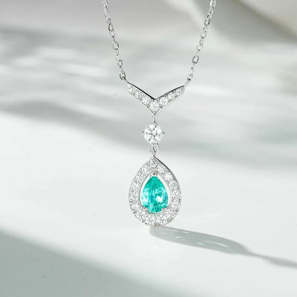 14K Gold V‑Shaped Necklace for Women 0.8 Ct 5x7mm Pear‑Cut Created Aquamarine Pendant Minimalist Versatile Fashion Jewelry