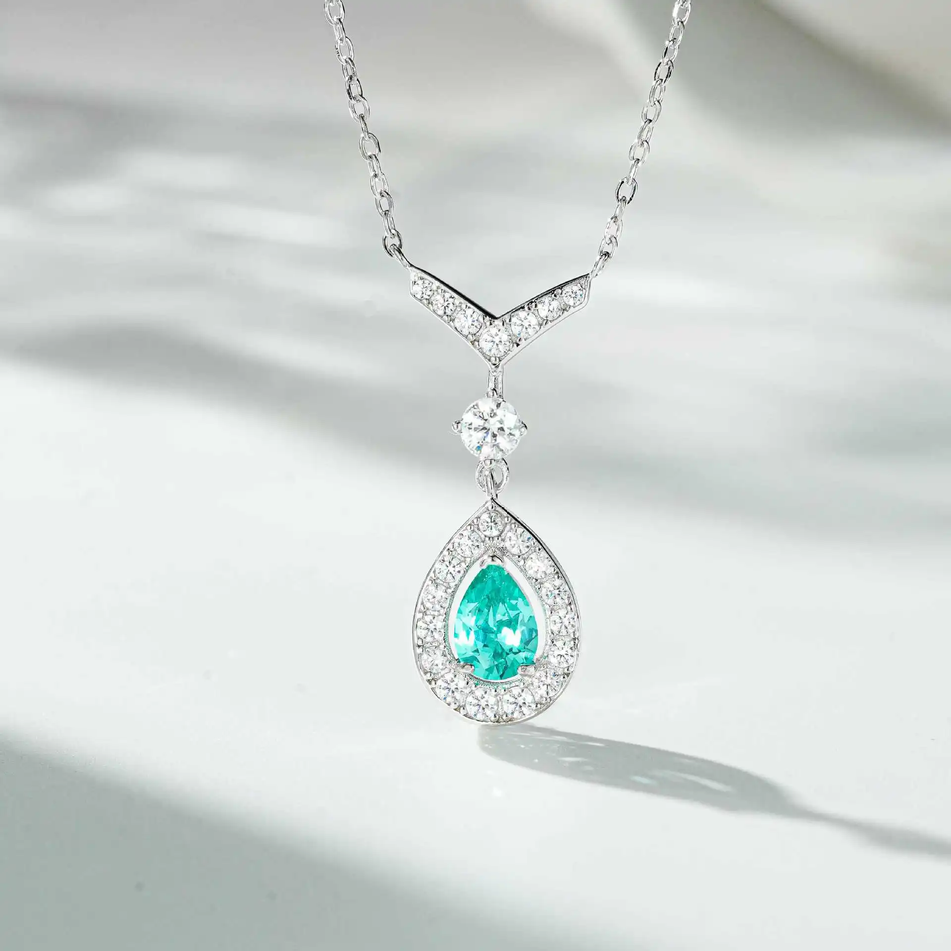 14K Gold V‑Shaped Necklace for Women 0.8 Ct 5x7mm Pear‑Cut Created Aquamarine Pendant Minimalist Versatile Fashion Jewelry