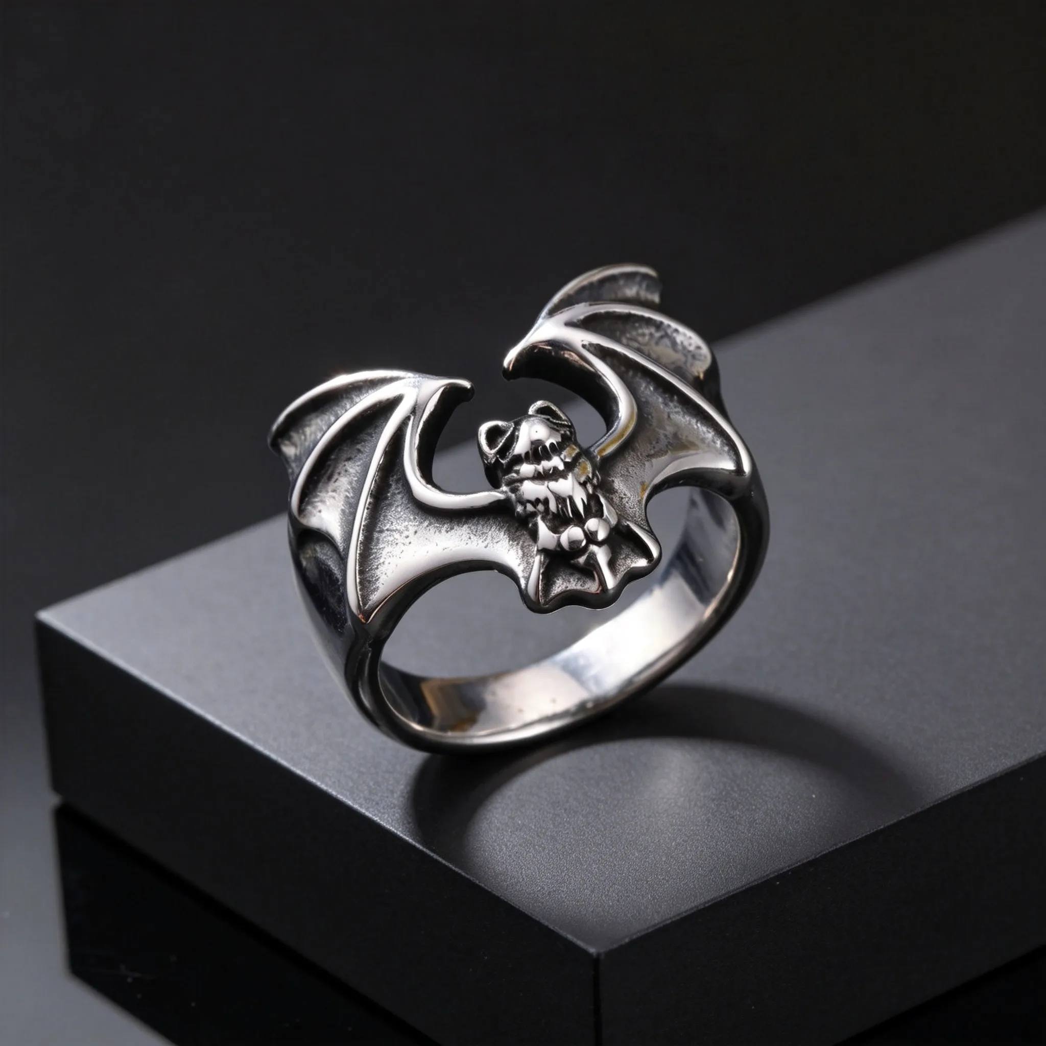 Fashion Gothic Bat Ring for Men, Non-fading Stainless Steel Creative Animal Rings, Punk Unique Design Finger Jewelry Size 8-11