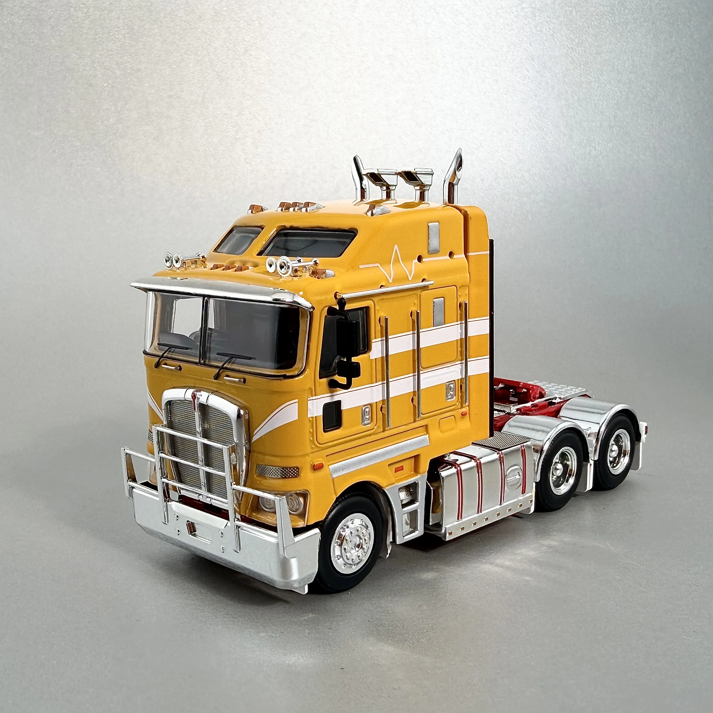 New IN STOCK MJ 1:64 Miniatue Kenworth K200 Alloy Diecast Model Car Toy Australian Heavy Truck Tractor Head Trailer Model Car
