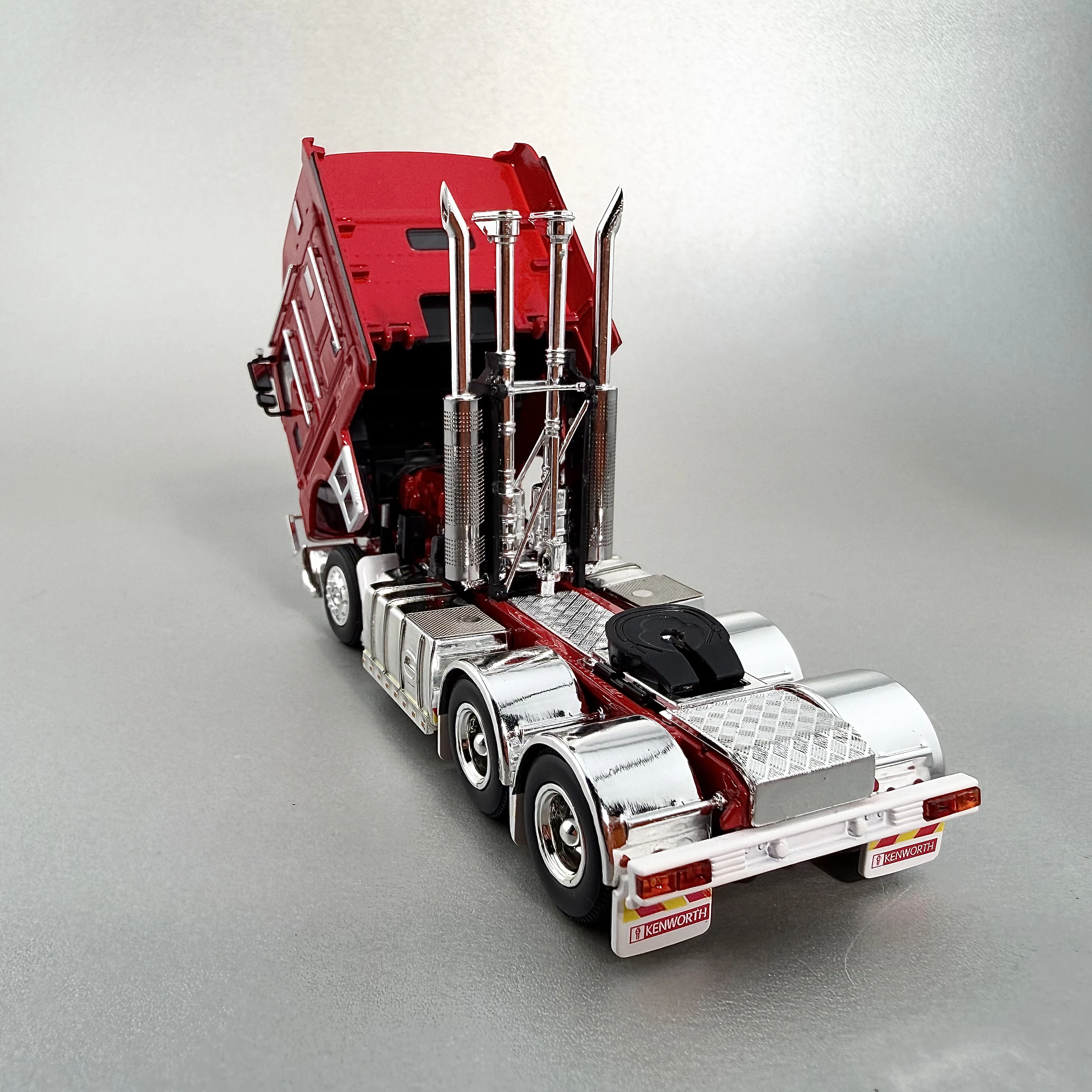 New IN STOCK MJ 1:64 Miniatue Kenworth K200 Alloy Diecast Model Car Toy Australian Heavy Truck Tractor Head Trailer Model Car