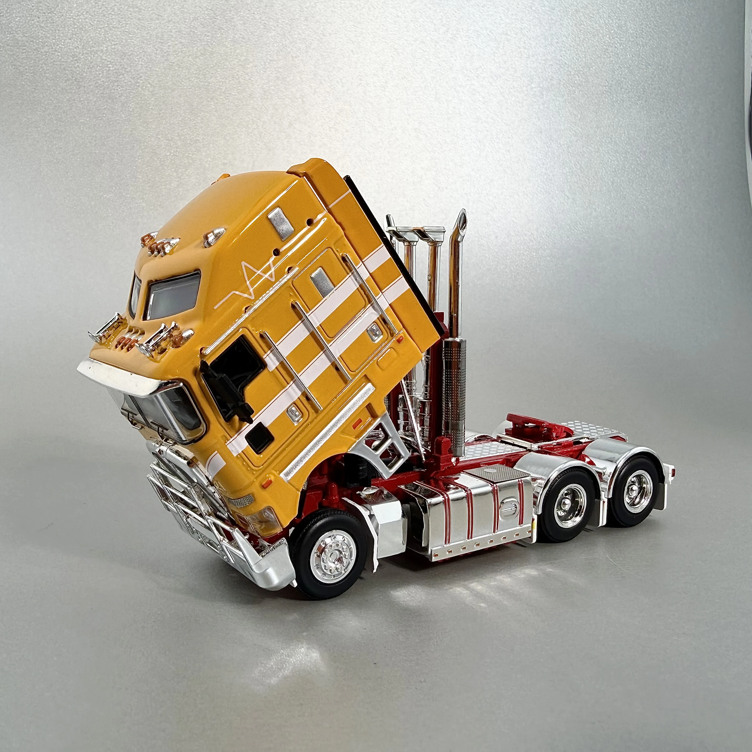 New IN STOCK MJ 1:64 Miniatue Kenworth K200 Alloy Diecast Model Car Toy Australian Heavy Truck Tractor Head Trailer Model Car
