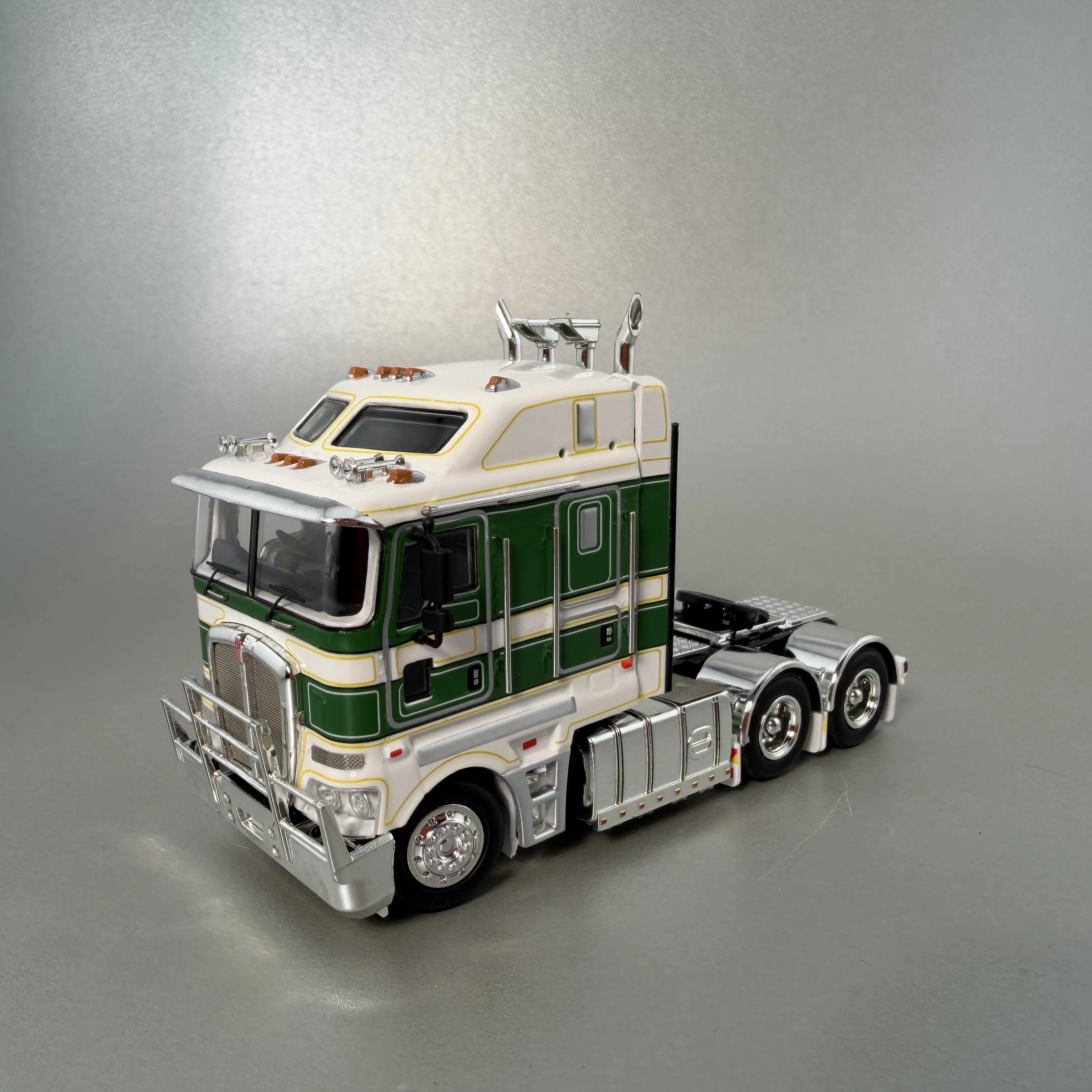 New IN STOCK MJ 1:64 Miniatue Kenworth K200 Alloy Diecast Model Car Toy Australian Heavy Truck Tractor Head Trailer Model Car