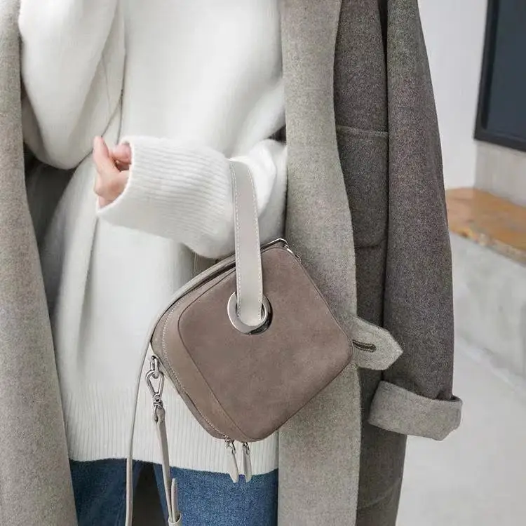 2023 New turtleneck cashmere sweater women thickened cashmere sweater loose hedging lazy knit base