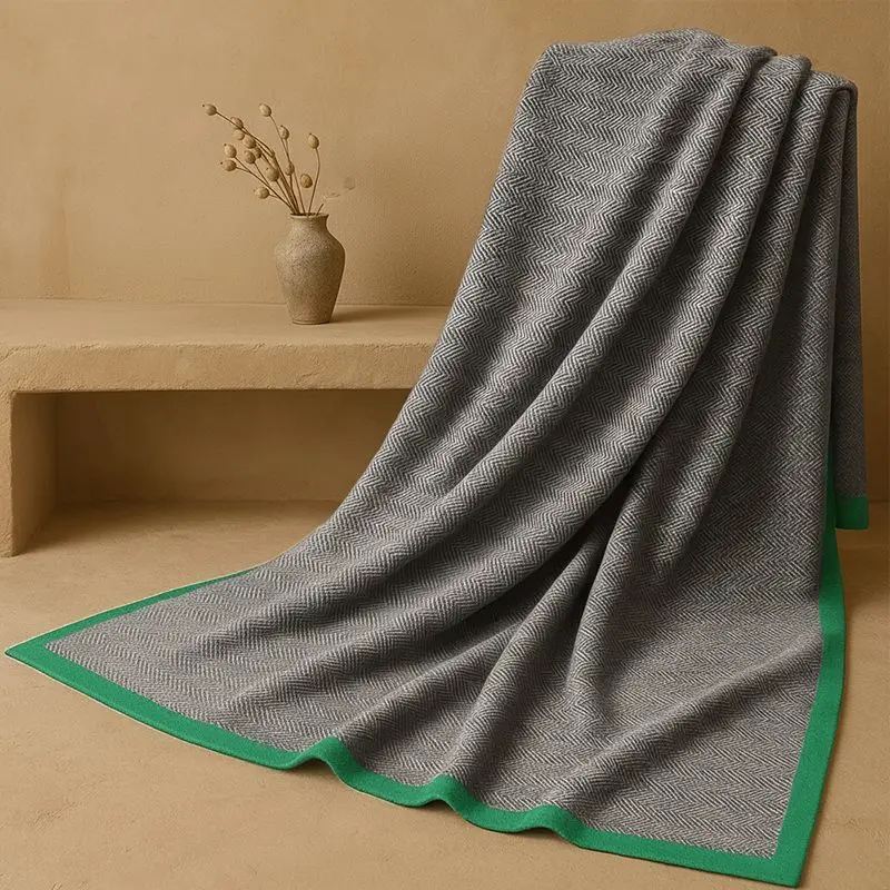 Nordic Striped Printed Airplane Blanket Leisure Living Room Office Sofa Blankets for Single Skin-Friendly and Soft Nap Shawl