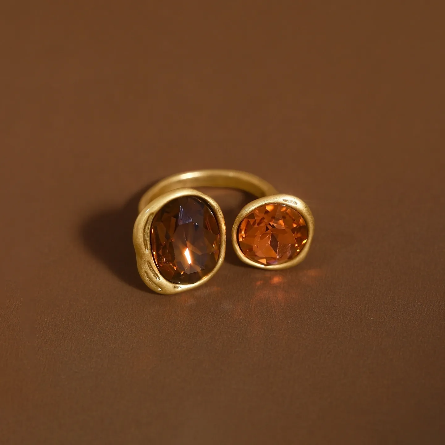 Vintage Brown Crystal Elliptical Open Rings For Women Luxury Rhinestone Contrasting Geometric Adjustable Finger Ring Jewelry