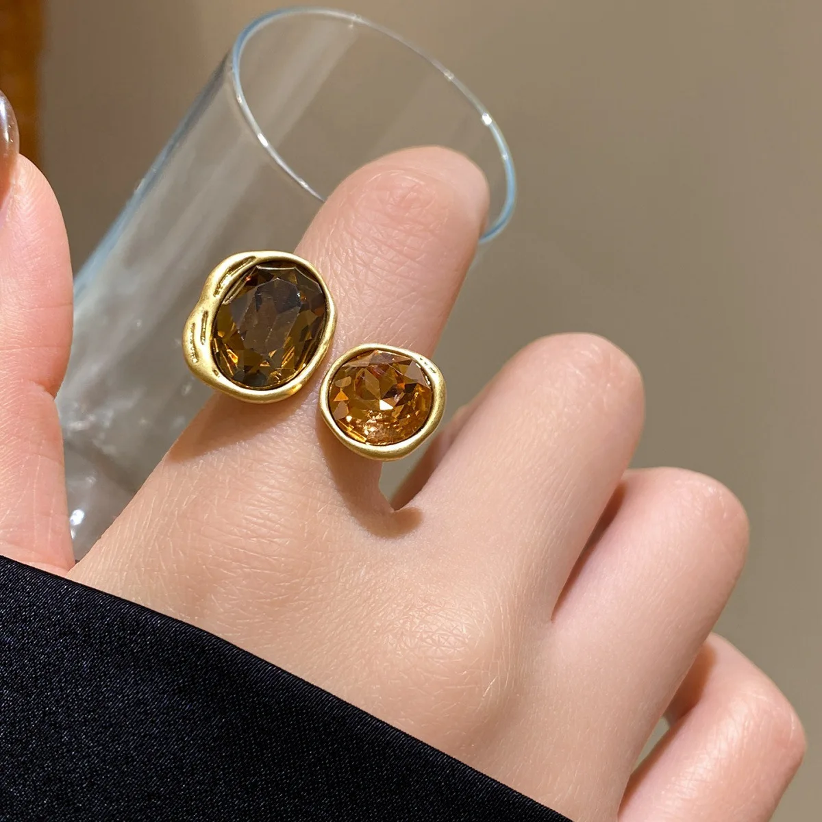 Vintage Brown Crystal Elliptical Open Rings For Women Luxury Rhinestone Contrasting Geometric Adjustable Finger Ring Jewelry